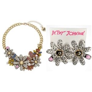 BETSEY SET JOHNSON SET Ooh A Daisy Flower Floral Necklace & Earrings NEW NWT